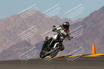 media/Oct-03-2022-Moto Forza (Mon) [[5f077a3730]]/Intermediate Group/Session 4 (Turn 9)/